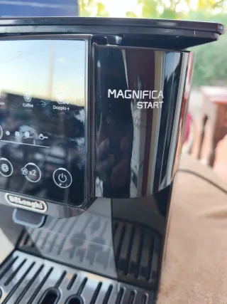 Cafetera Delonghi Magnifica Start Negra