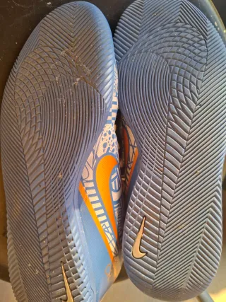 Zapatillas Fútbol Sala Nike. Talla 38,5