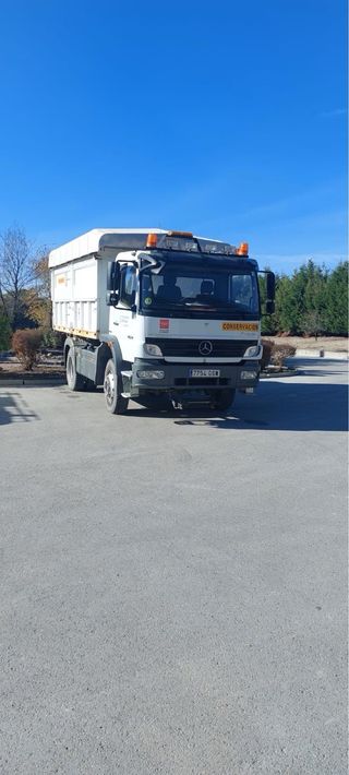 Mercedes-Benz 1023 2010