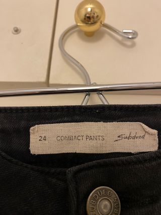 Pantalón cargo de tiro medio de Subdued