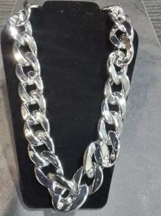 Collar de eslabones plateados