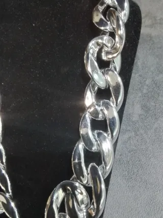 Collar de eslabones plateados