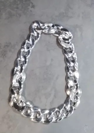 Collar de eslabones plateados