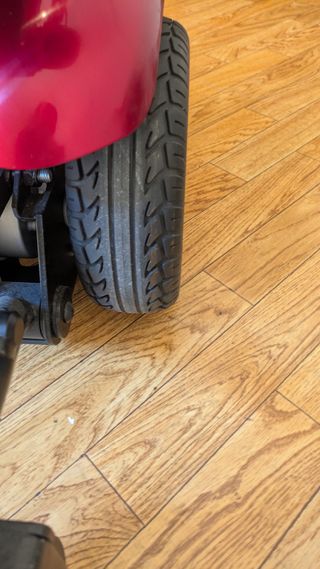 Silla de ruedas eléctrica R300 (NUEVA)