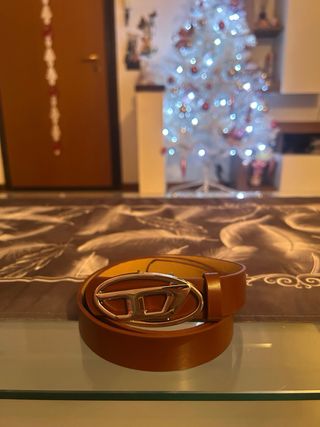 Cintura Diesel marrone con fibbia logo