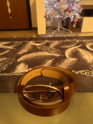 Cintura Diesel marrone con fibbia logo