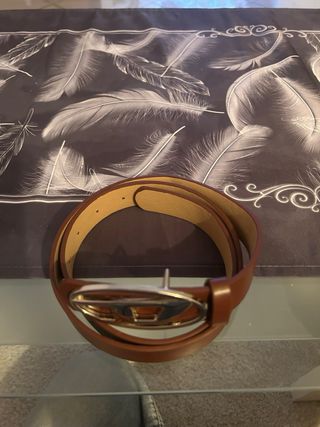 Cintura Diesel marrone con fibbia logo