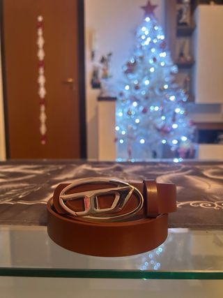 Cintura Diesel marrone con fibbia logo