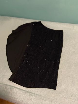 Vestido o camiseta larga negra con brillo