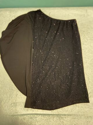 Vestido o camiseta larga negra con brillo