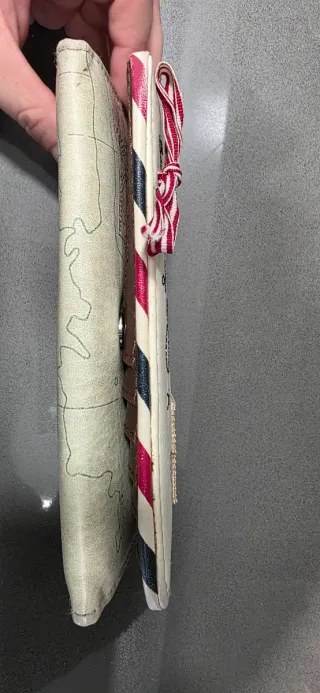 Cartera Paper Plane diseño postal