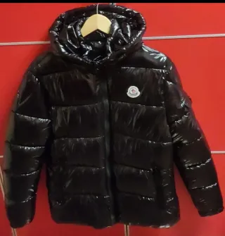 Chaqueta Moncler Negra con Capucha