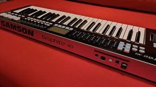 Teclado Controlador MIDI Samson Graphite 49