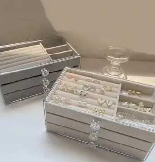 Joyero organizador 1  beige y 1 plateado