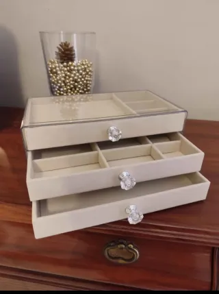 Joyero organizador 1  beige y 1 plateado