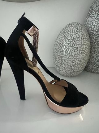 Tacones Gianni Marra Negro y Dorado