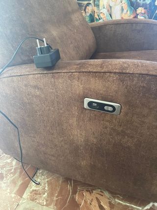 Sillón reclinable eléctrico cómodo