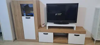 Mueble de salón madera y cristal