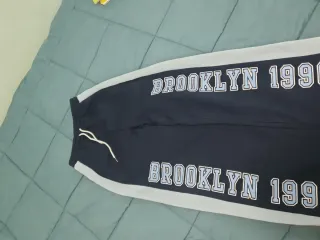 Pantalones de baile azules oscuros y blancos