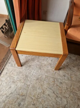 Sillón de pino con cojines