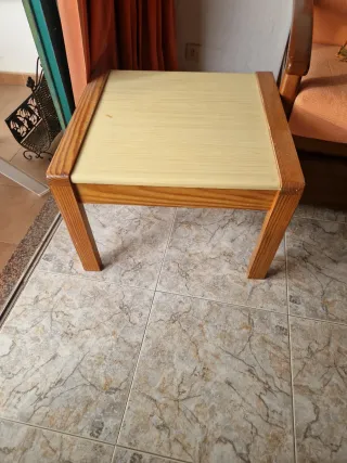 Sillón de pino con cojines