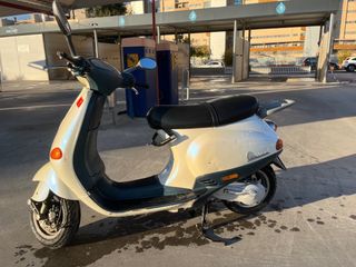 Vespa Piaggio ET2