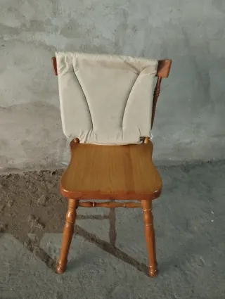 Lote 4 sillas de madera