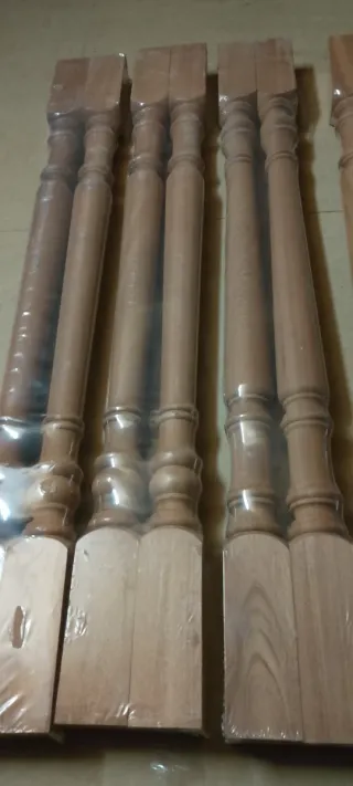 12 barrotes de madera, nuevos.