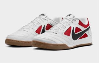 Nike Gato Blancas y Rojas