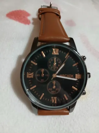 Reloj Moderno Negro y Marrón