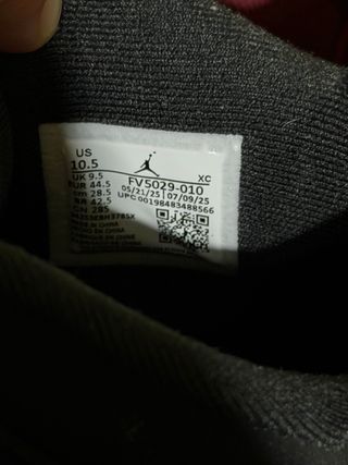 Jordan 4 Black Cat (2025)