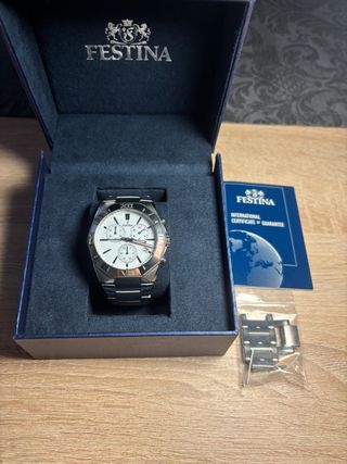 Reloj Festina Cronógrafo Blanco y Plateado