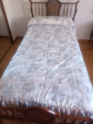 2 camas de nogal 90x180 cm con somier y mesilla