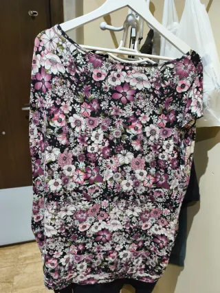 Camiseta floral mujer manga larga