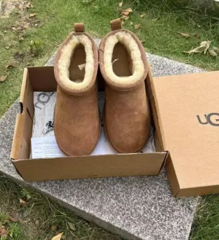 Botas UGG Mujer Talla 40 Nuevas en Caja