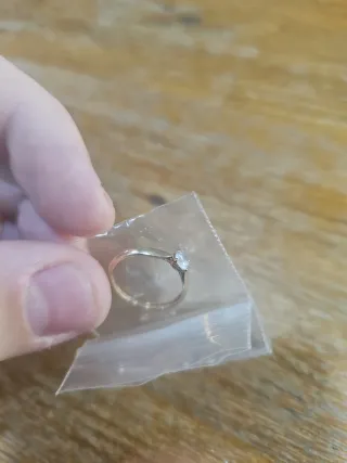 Anillo Oro 9K con Diamante talla 10