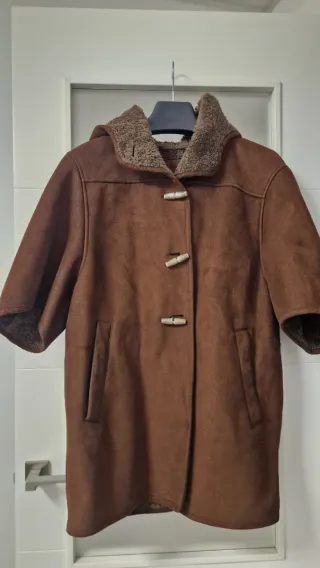 Abrigo/parka marrón con capucha