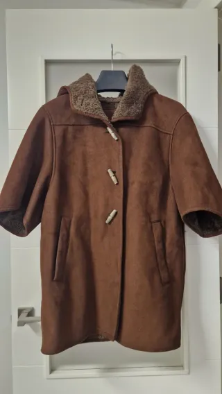 Abrigo/parka marrón con capucha