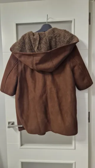 Abrigo/parka marrón con capucha