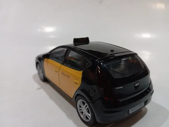 Taxi de Barcelona escala 1,36