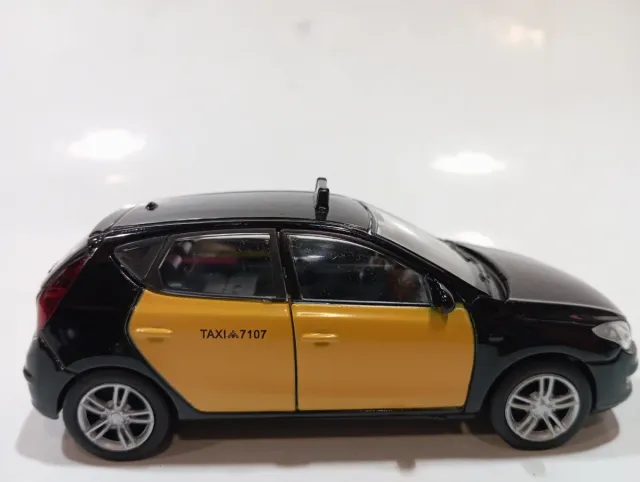 Taxi de Barcelona escala 1,36