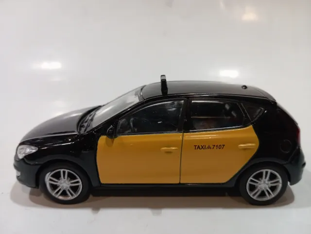 Taxi de Barcelona escala 1,36