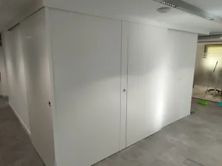 Carpintero montaje puertas