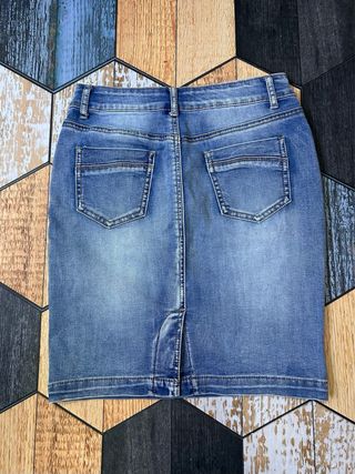 Falda vaquera bordada