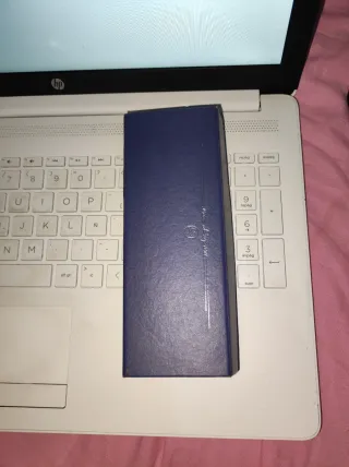 Pluma Madagascar con diseño de lagarto