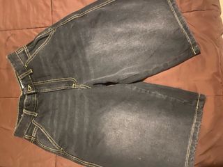 Pantalón corto vaquero oscuro