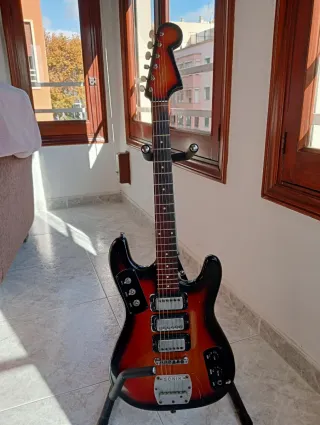 Guitarra Eléctrica Vintage Sonik Sunburst