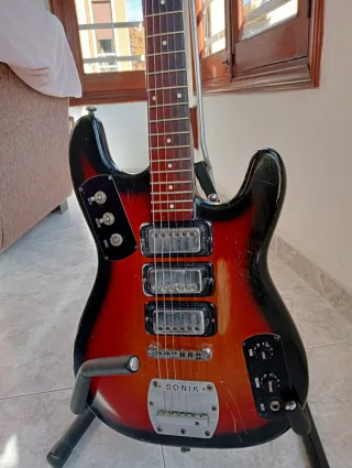 Guitarra Eléctrica Vintage Sonik Sunburst