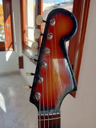 Guitarra Eléctrica Vintage Sonik Sunburst
