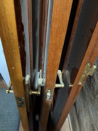 Puerta maciza de madera